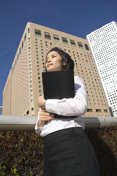 働く女性 活躍 若者 フレッシュマン 新社会人｜m031029