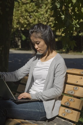 無線LAN ホットスポット モバイル Wi-Fi 女性 m030674